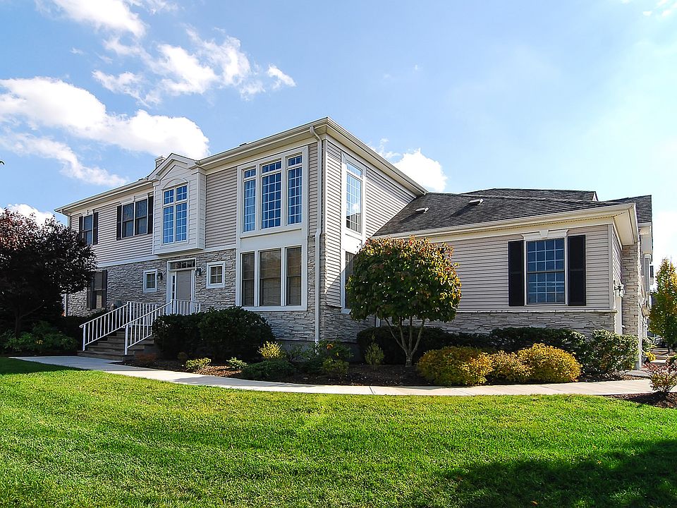 1st image of 15 Schweinberg Dr