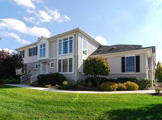 15 Schweinberg Dr, Roseland, NJ 07068