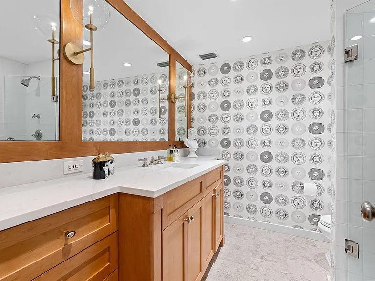 315 S Lake Dr #3D — Photo 7