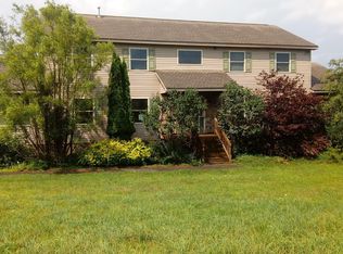 103 Siegfried Dr, Newfoundland, PA 18445