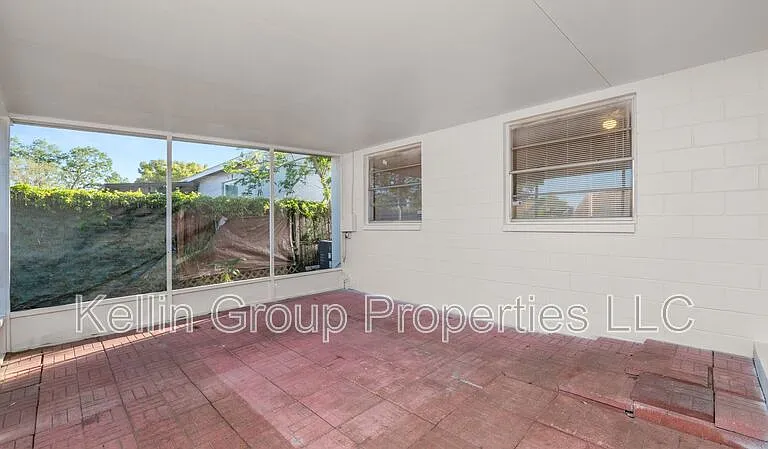 303 Regal Park Dr — Photo 36