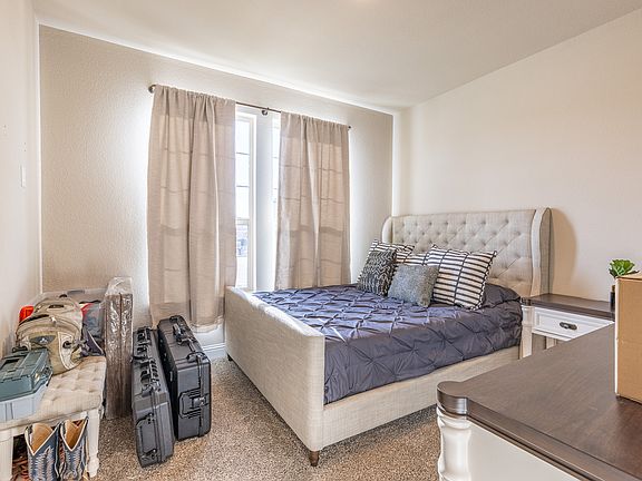 4th image of 1000 Kensington Way