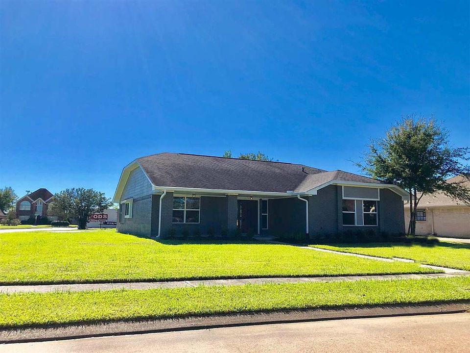 1st image of 301 Nugent Dr