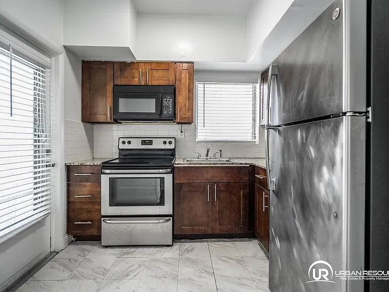 7927 East Dr #260 — Photo 15