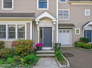 25 Le Grande Ave #B, Greenwich, CT 06830