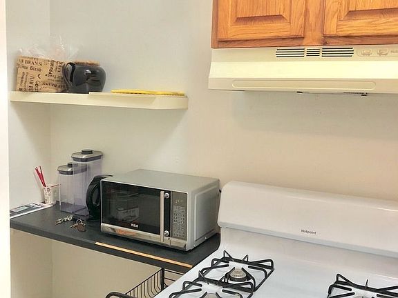 2nd image of 113 E 102nd St APT 1C