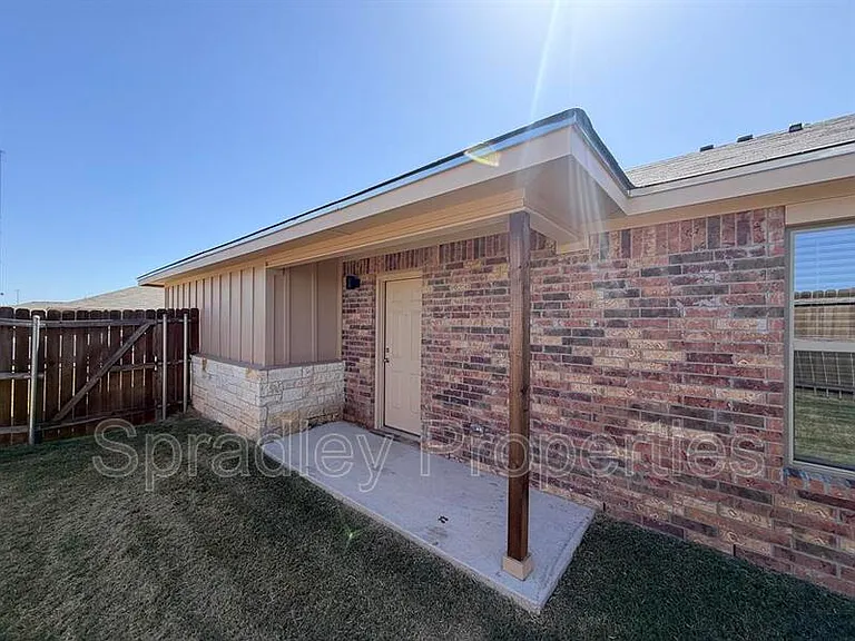 1051B Mason Dr — Photo 17