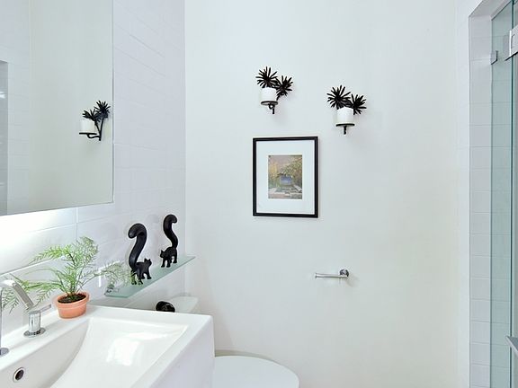 5th image of 7 Peter Cooper Rd #Ma
