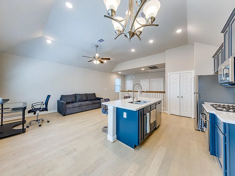 11913 Briarwood Hill Way — Photo 7