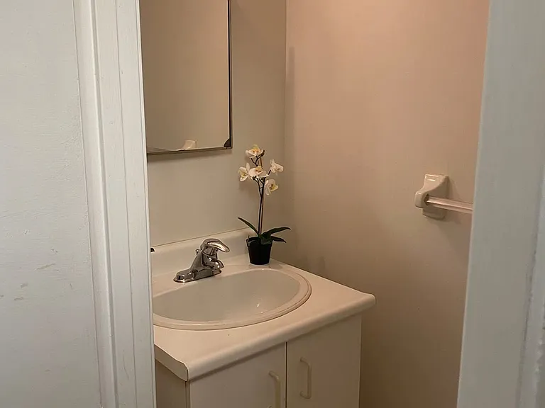 155 Corinthian Blvd — Photo 5