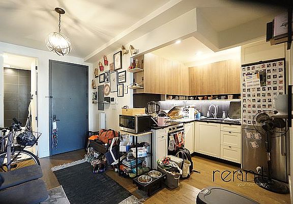 2nd image of 816 Saint Johns Pl #4L