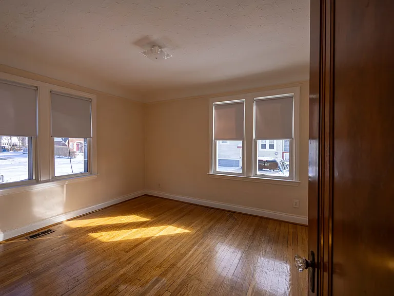 2111 Monroe St #1 — Photo 7