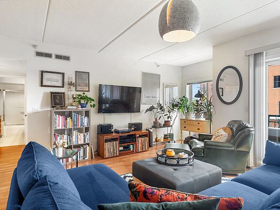 3rd image of 201 N Vail Ave APT 302