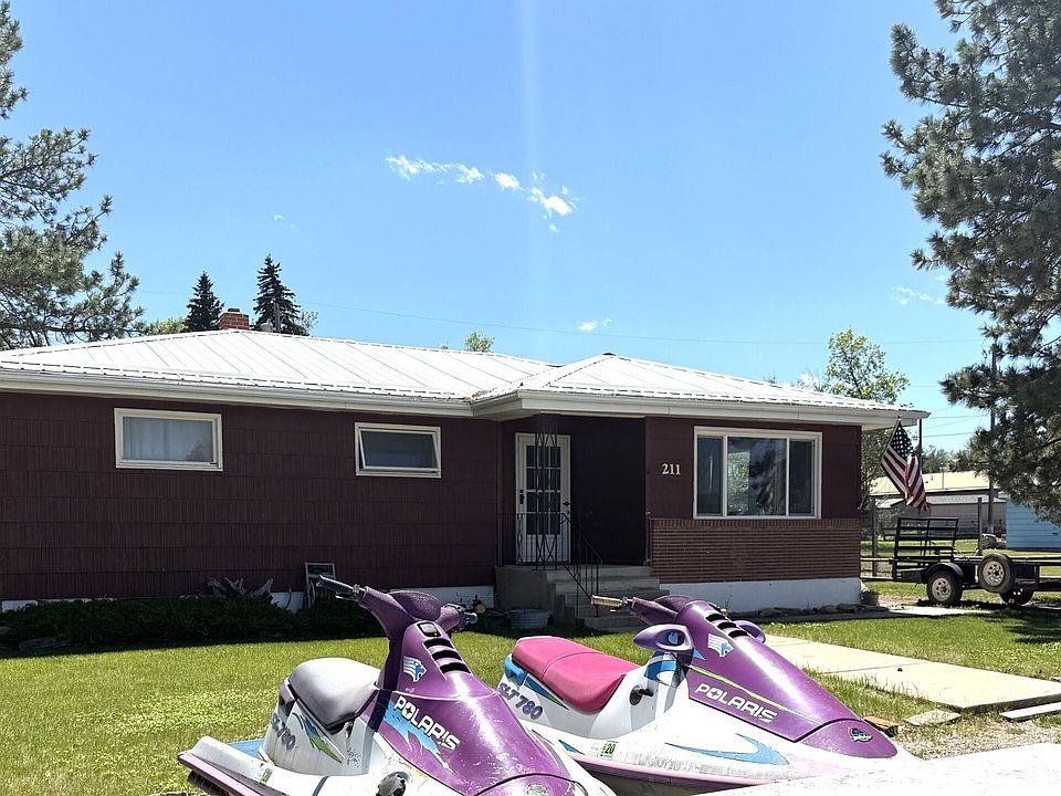 1st image of 211 Hilger Ave