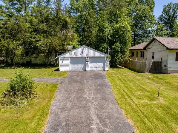 8196 Kneeskern Rd, Bridgeport, NY 13030