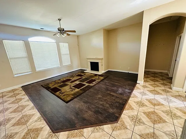 Erin Avenue (5741) - 1 — Photo 3