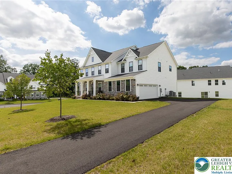8548 Lafayette Ln — Photo 6