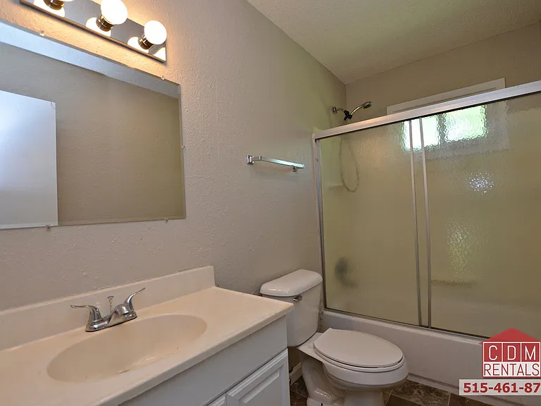 3306 E 36th Ct — Photo 7