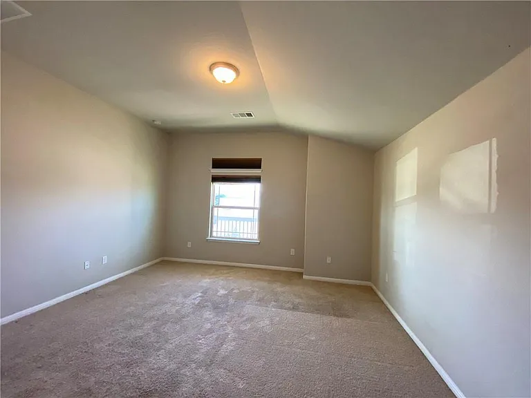 816 Sleeping Bear Dunes Dr — Photo 5