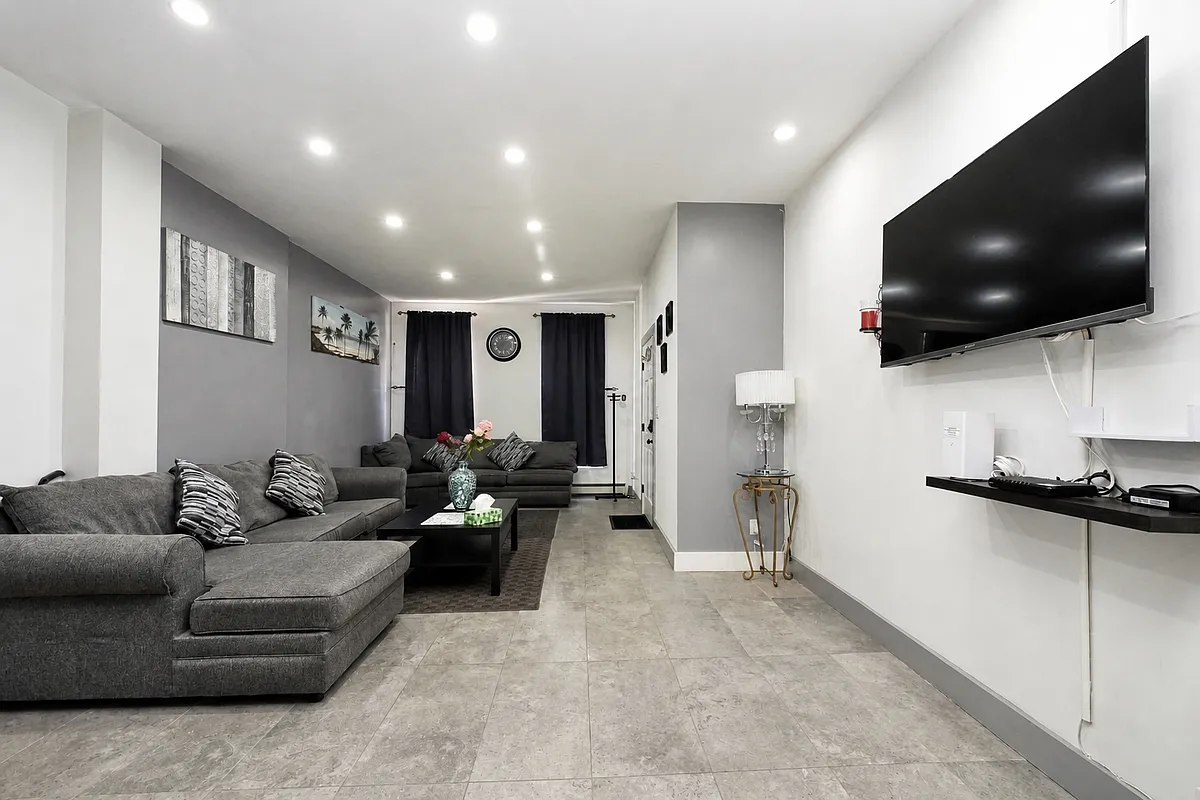 floor plan 16