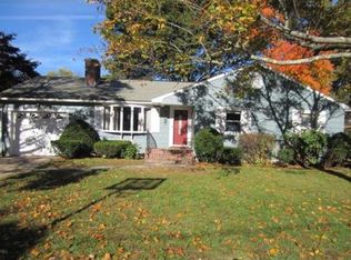 14 Orchard St, Franklin, MA 02038