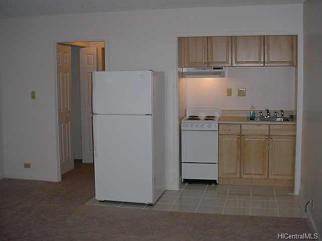 2nd image of 830 Cedar St APT 205
