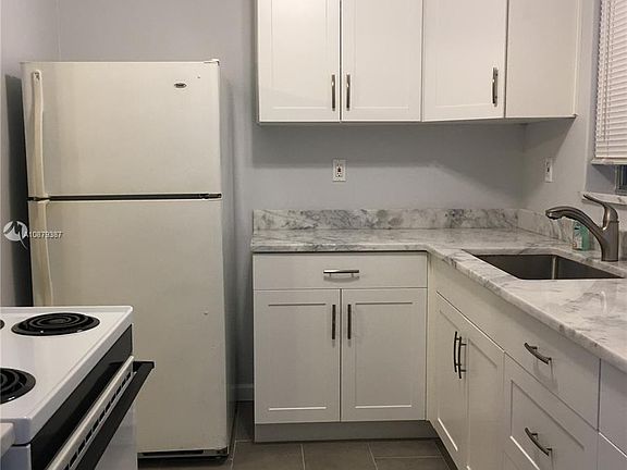 2nd image of 852 NE 120th St #852
