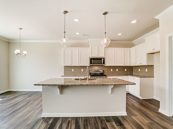 Photo representation of the Gaines plan. Colors, finishes and options will vary.