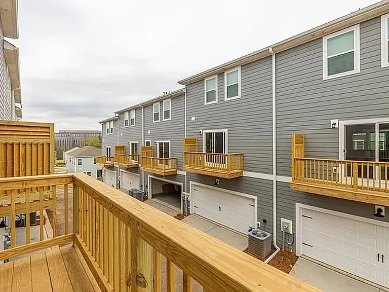 4415 Millennium Ave — Photo 11
