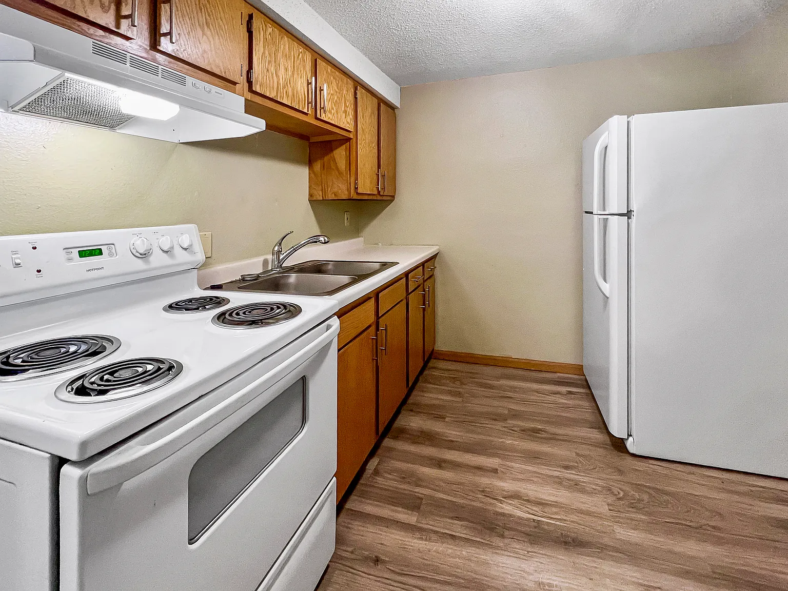 3 bed, 1148 sqft, $800 — Photo 2