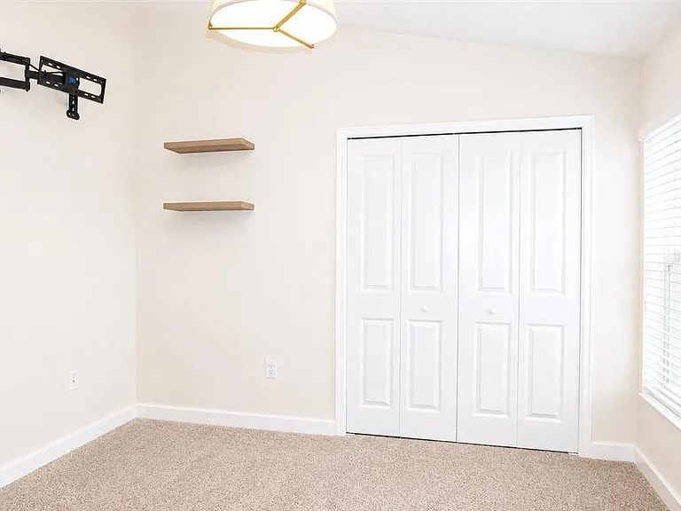2172 Lake Side Ave — Photo 20