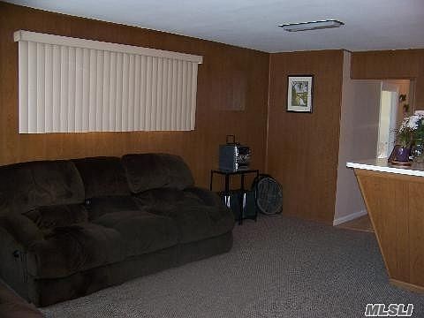 4th image of 13225 Centreville St