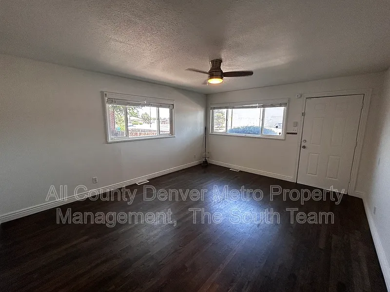 2 bed, 1.0 bath, 1470 sqft, $1,595 — Photo 2