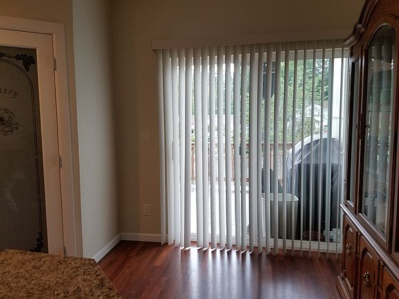 4th image of 5421 73rd Ave NE