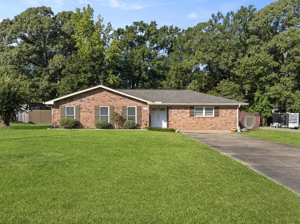 134 Somerset Dr, Hattiesburg, MS 39402