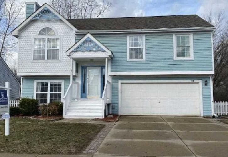 1st image of 578 Thornhill Ct