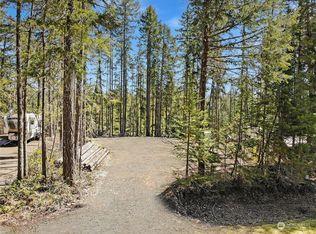 121 N Dogleg Pl, Hoodsport, WA 98548