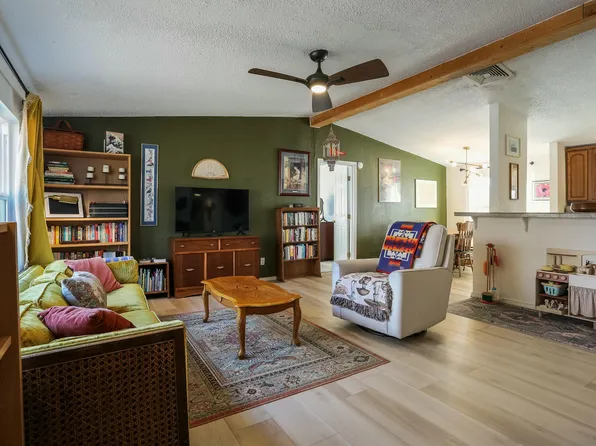 532 Mockingbird Ln, Corrales, NM 87048