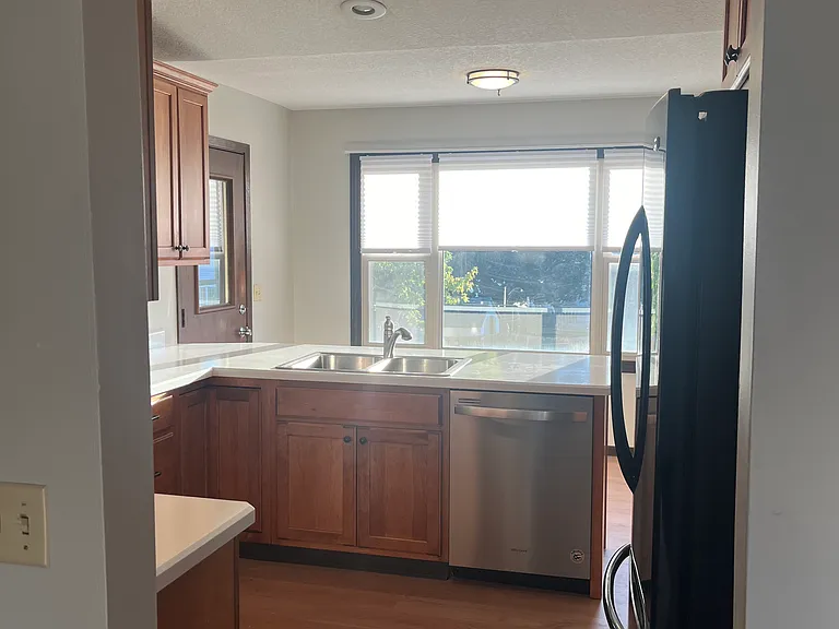 3885 Tam O Shanter Dr N — Photo 5