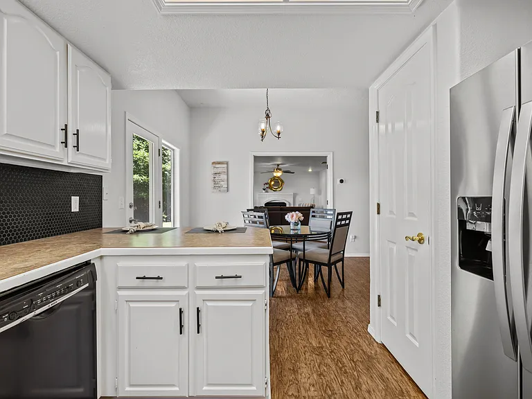 1528 E Falconrim Ct — Photo 25