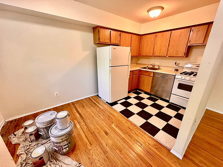 3413 Cresson St #1 — Photo 4