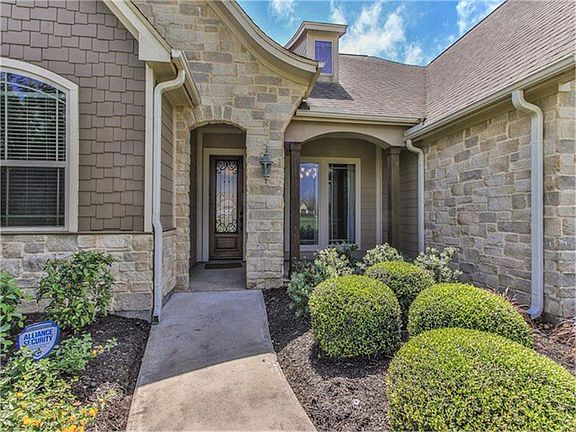 4th image of 15511 Bayou Oaks Dr
