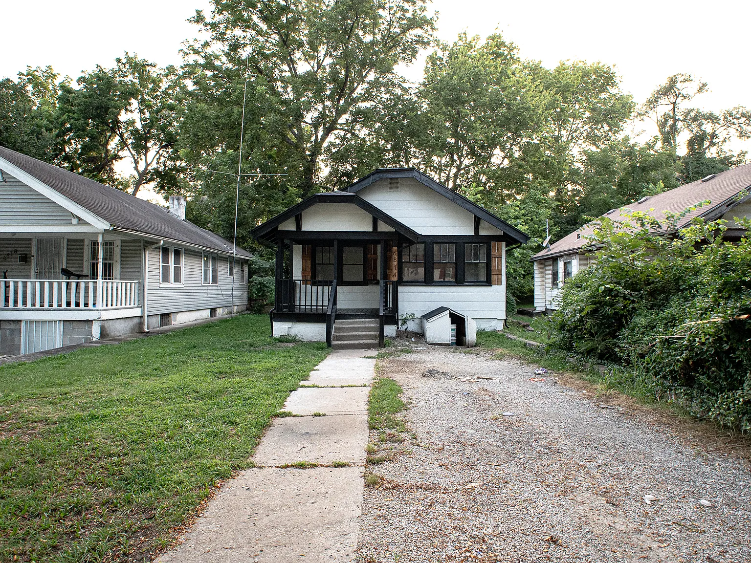 2 bed, 734 sqft, $1,525 — Photo 1