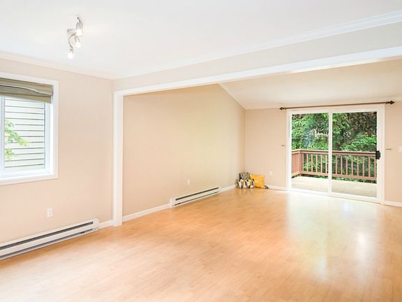 4th image of 752 126th Ave NE
