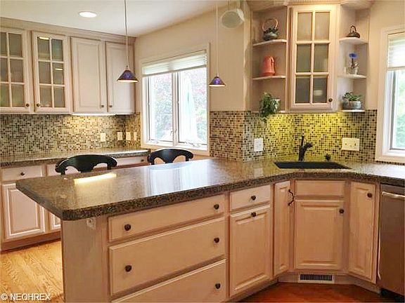 3rd image of 32450 Creekside Dr