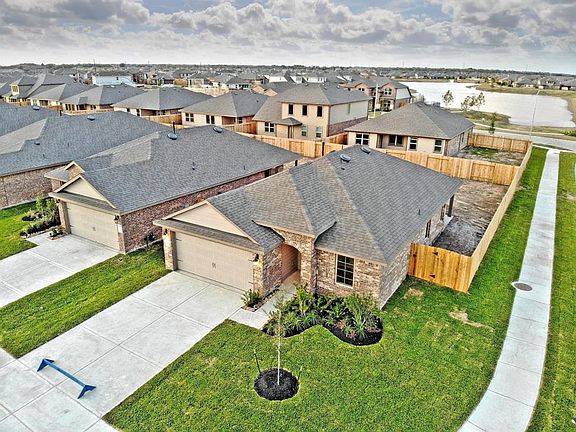 2nd image of 18302 Arcola Bay Ln