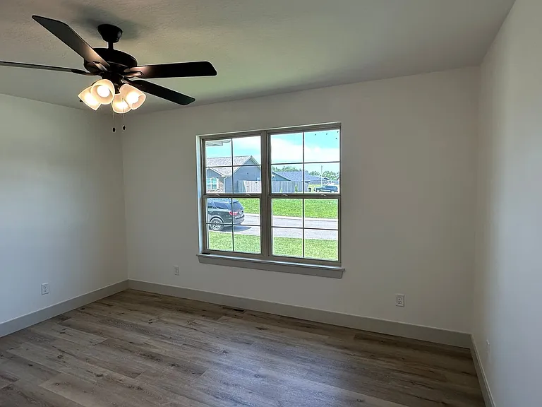 165 Mesa Dr — Photo 52