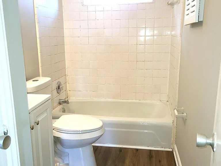 1308 Larkfield Ln #F — Photo 8