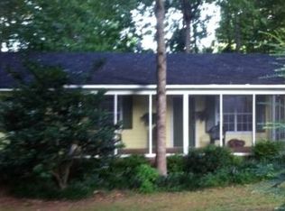 5652 Lakeshore Dr, Buford, GA 30518