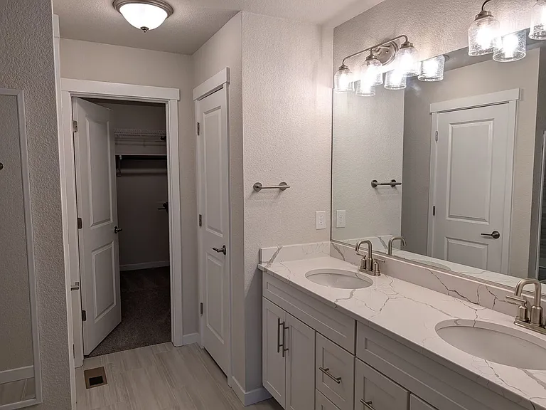 2419 Zorro Hts — Photo 20